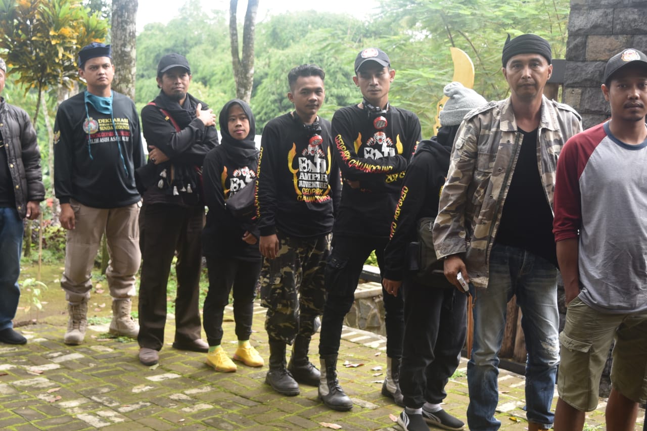 Tim Ekspedisi Galunggung Lakukan Pendakian ke Dinding Ari Gunung Galunggung